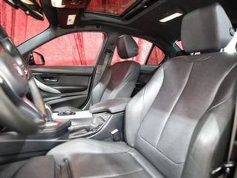 Used 2018 BMW 330i Sedan w/ M Sport Package RWD image 12