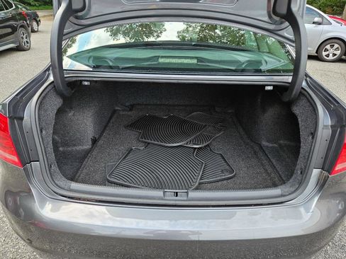 Used 2013 Volkswagen Passat S image 28