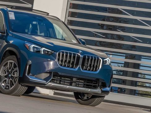 Used 2026 BMW X1 xDrive28i w/ Convenience Package AWD/4WD image 3