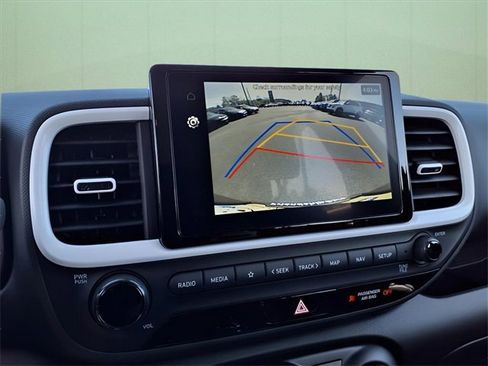 New 2025 Hyundai Venue Limited image 18