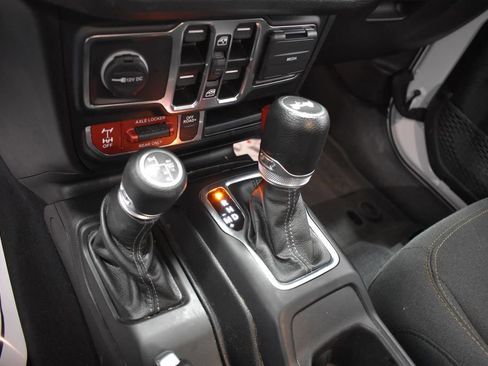 Used 2024 Jeep Wrangler Unlimited AWD/4WD image 20