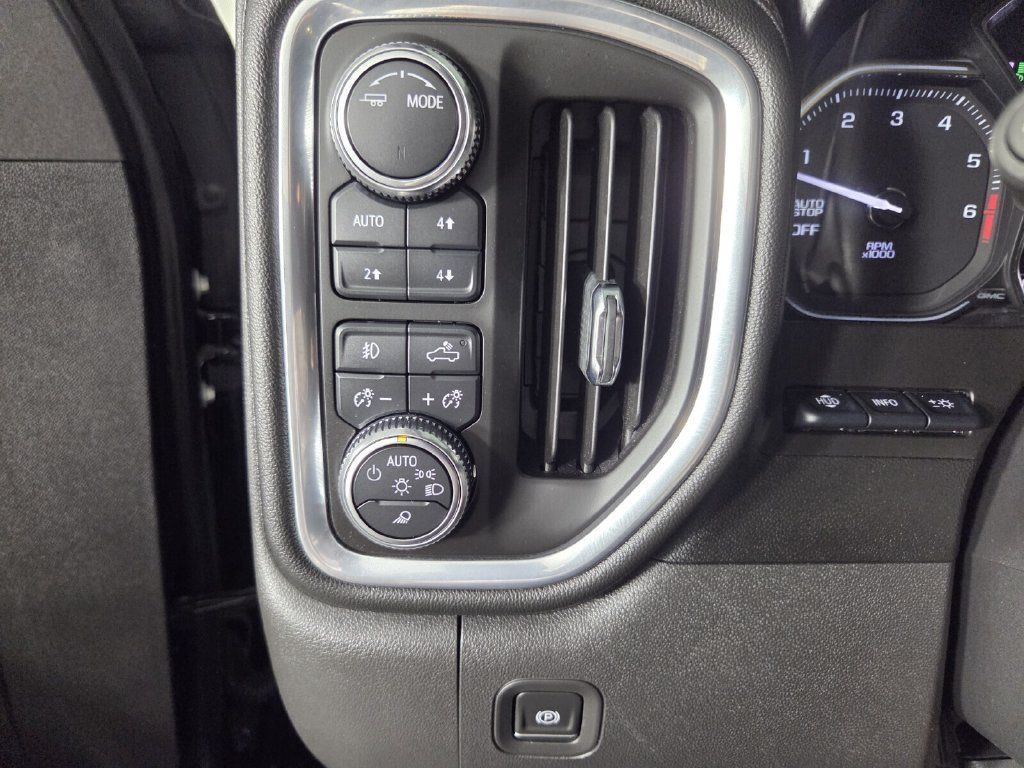 Used 2021 GMC Sierra 1500 AT4 w/ AT4 Value Package AWD/4WD image 44