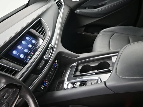 Used 2023 Buick Enclave Essence w/ Experience Buick Package AWD/4WD image 17