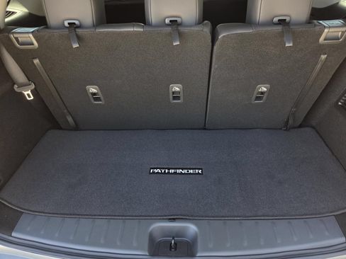 New 2026 Nissan Pathfinder SL FWD image 12