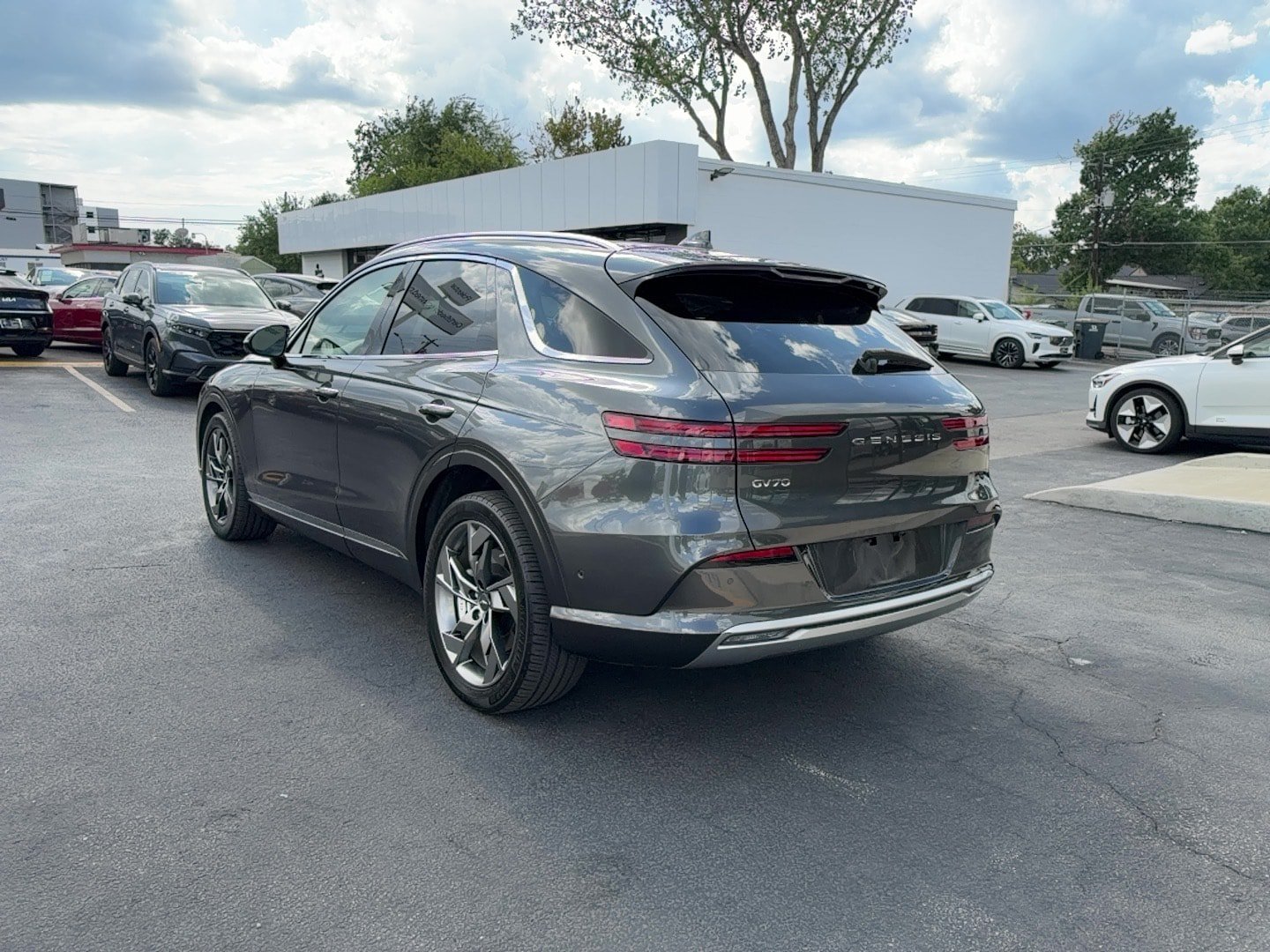 Used 2025 Genesis Electrified GV70 w/ Prestige Package AWD/4WD image 4