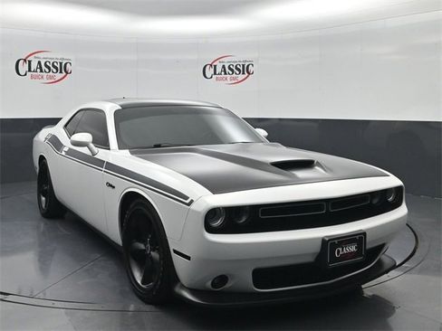 Used 2019 Dodge Challenger R/T w/ Plus Package image 5