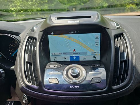 Used 2017 Ford Escape Titanium FWD image 23