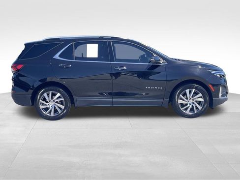 Used 2022 Chevrolet Equinox Premier FWD image 2