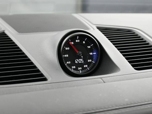 Certified 2022 Porsche Cayenne Turbo AWD/4WD image 19