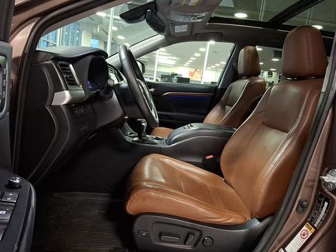 Used 2018 Toyota Highlander Limited Platinum w/ Protection Package #3 image 14