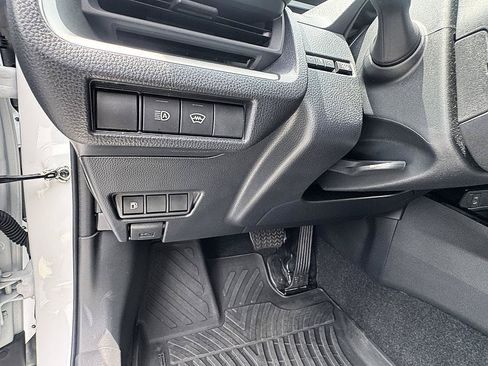 Certified 2025 Toyota Prius LE FWD image 22