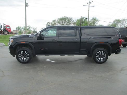 Used 2022 GMC Sierra 2500 AT4 w/ AT4 Premium Plus Package image 9