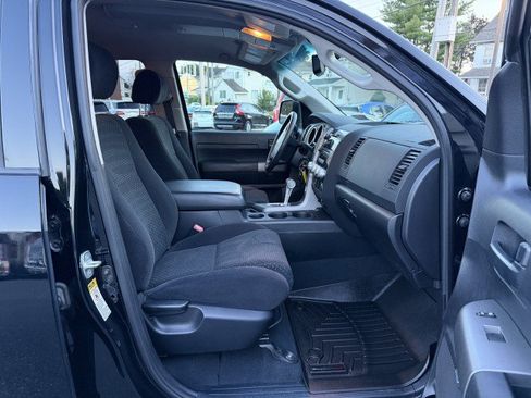 Used 2010 Toyota Tundra 4x4 CrewMax image 17