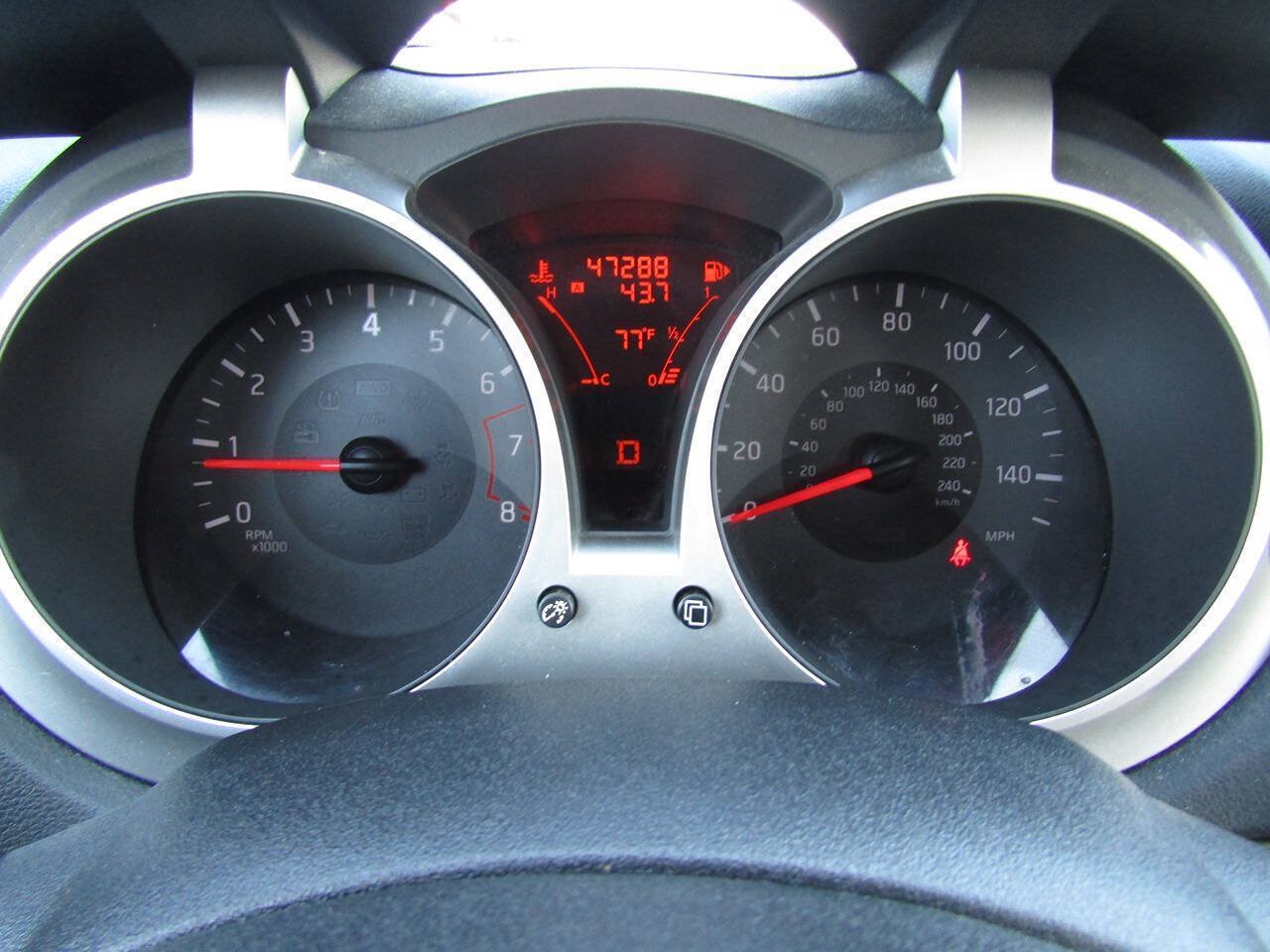 Used 2014 Nissan Juke S AWD/4WD image 12