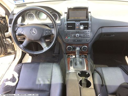 Used 2011 Mercedes-Benz C 300 4MATIC Sedan image 10