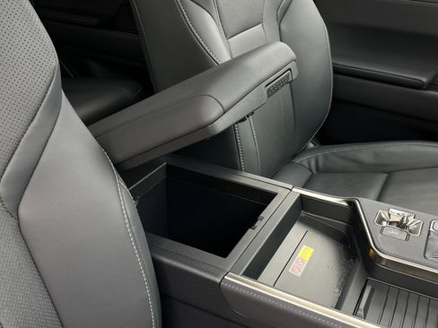 Used 2024 Lexus GX 550 w/ Accessory Package (Z1) image 33