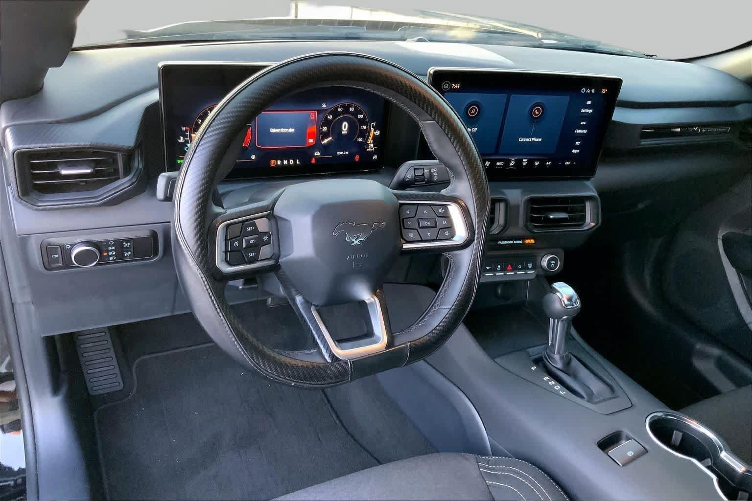 Used 2025 Ford Mustang Coupe RWD image 6