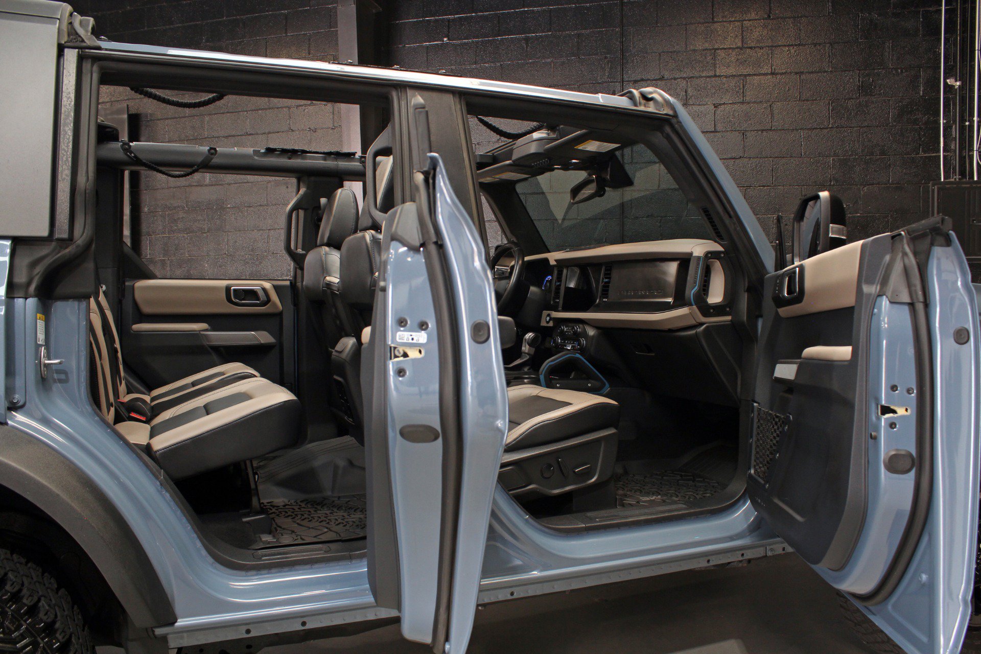 Used 2023 Ford Bronco Wildtrak AWD/4WD image 41