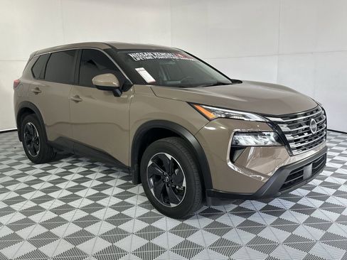 Certified 2024 Nissan Rogue SV image 2