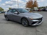 Used 2024 Hyundai Elantra SEL image 2