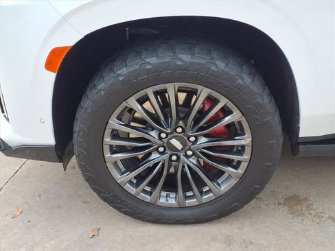 Used 2023 Cadillac Escalade ESV V image 10