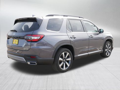 Certified 2025 Honda Pilot Touring image 7