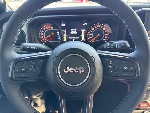 Used 2026 Jeep Wrangler Unlimited Sport AWD/4WD image 15