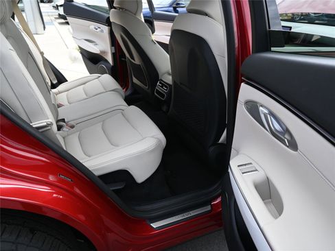 New 2026 Genesis GV70 2.5T Advanced image 28