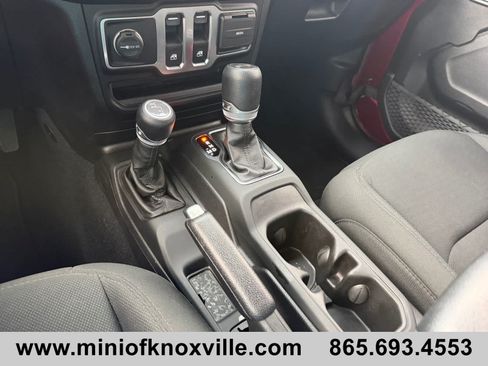 Used 2021 Jeep Wrangler Sport AWD/4WD image 25