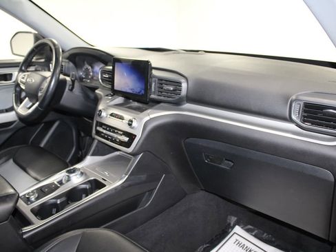 Used 2022 Ford Explorer XLT w/ Equipment Group 202A image 32