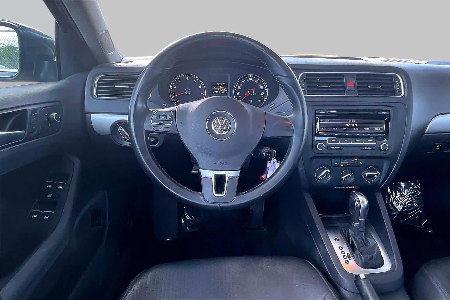 Used 2013 Volkswagen Jetta SE FWD image 6