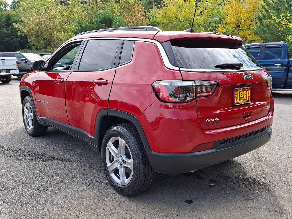 Certified 2023 Jeep Compass Latitude w/ Sun and Sound Group AWD/4WD image 4