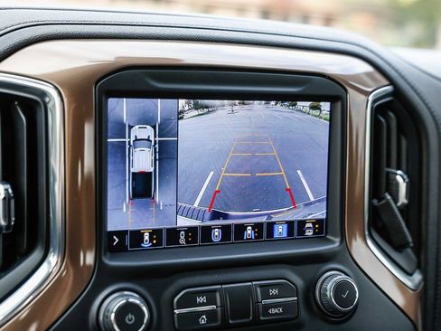 Used 2022 Chevrolet Silverado 2500 High Country w/ Safety Package II image 25