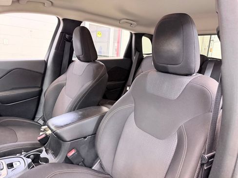 Used 2015 Jeep Cherokee Latitude w/ Comfort/Convenience Group AWD/4WD image 15