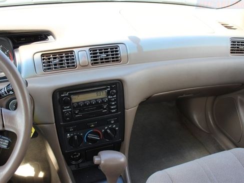 Used 2001 Toyota Camry CE image 10