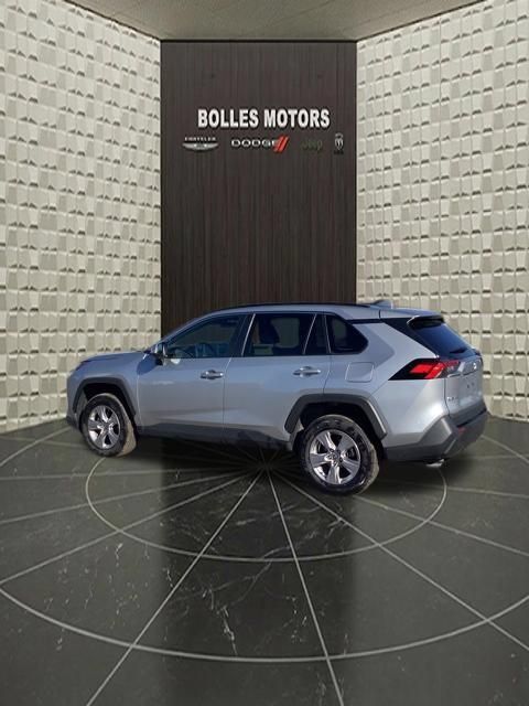 Used 2025 Toyota RAV4 XLE AWD/4WD image 8