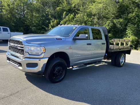 Used 2019 RAM 3500 Tradesman w/ Chrome Appearance Group AWD/4WD image 3