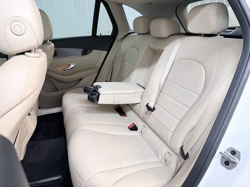 Used 2021 Mercedes-Benz GLC 300 image 32