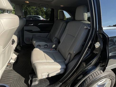 Used 2015 Toyota Highlander Limited Platinum AWD/4WD image 26