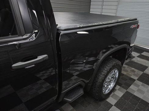 Used 2022 Chevrolet Silverado 2500 Custom w/ Custom Convenience Package AWD/4WD image 10