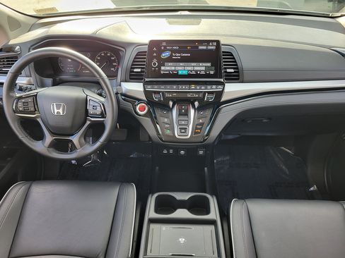 Used 2025 Honda Odyssey Touring image 10