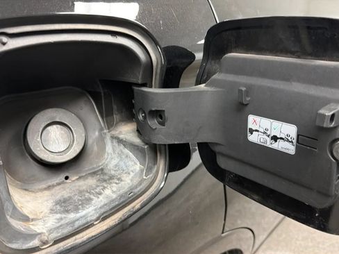 Used 2017 Buick Envision Essence FWD image 24