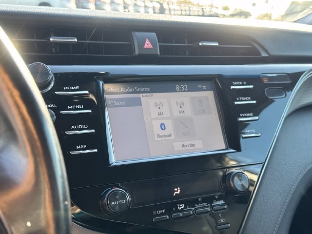 Used 2019 Toyota Camry SE FWD image 25