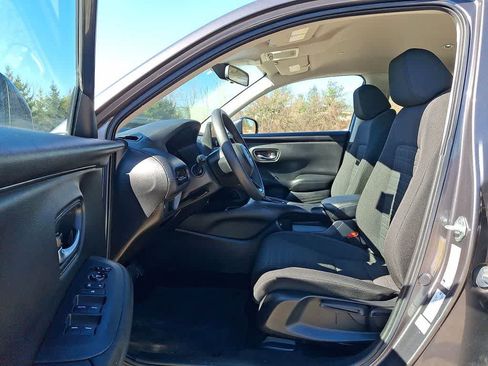 Used 2023 Honda HR-V LX image 11