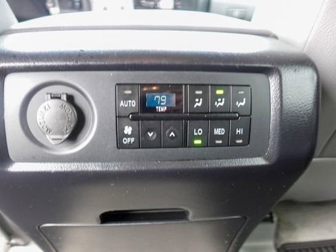 Used 2008 Toyota Sequoia Platinum image 32