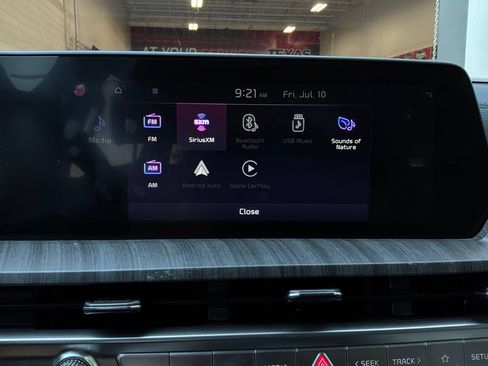 Used 2024 Kia Telluride EX w/ EX Captain's Chair Package FWD image 37