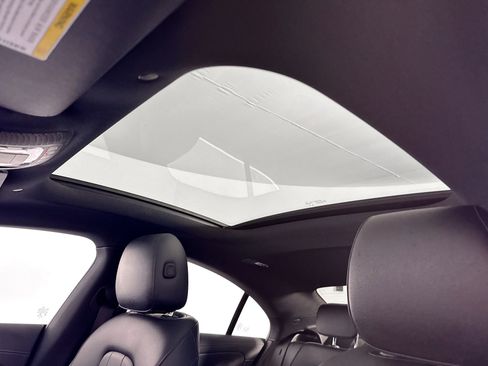 Used 2021 Mercedes-Benz CLA 250 4MATIC image 21