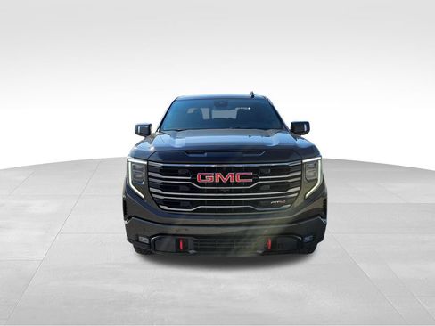 Used 2024 GMC Sierra 1500 AT4 w/ AT4 Preferred Package AWD/4WD image 3