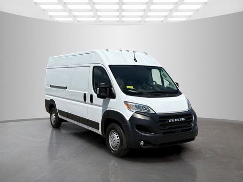 Used 2025 RAM ProMaster 2500 w/ Convenience Group FWD image 2