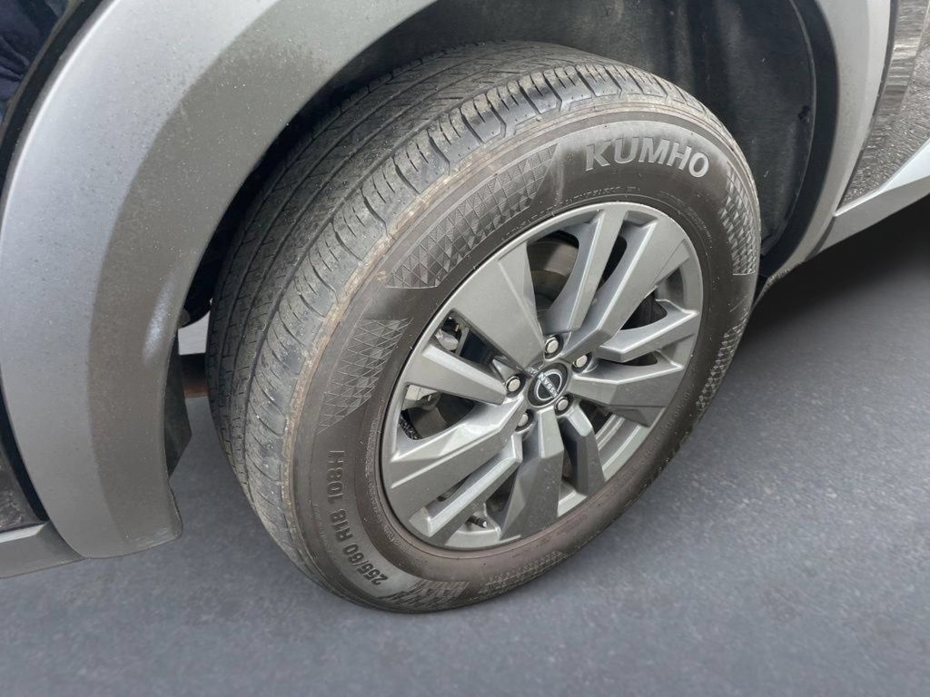 Used 2025 Nissan Pathfinder SV AWD/4WD image 10